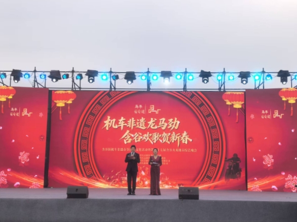 文艺汇演现场。任峰摄