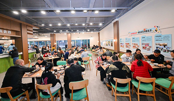 重庆万科城市花园小樂街社区食堂。重庆万科供图