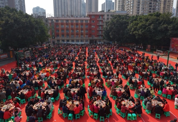 百家宴活动现场。郭旭摄