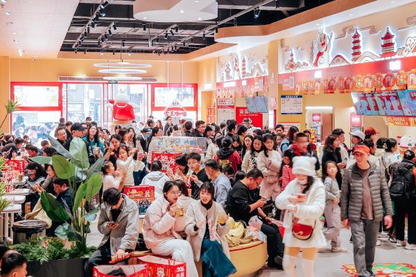 消费火热。南岸区文化旅游委供图