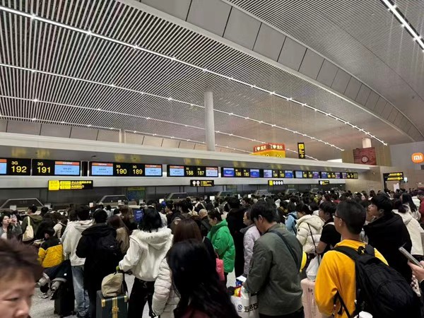 西部航空重慶江北國際機場值機區域。西部航空供圖