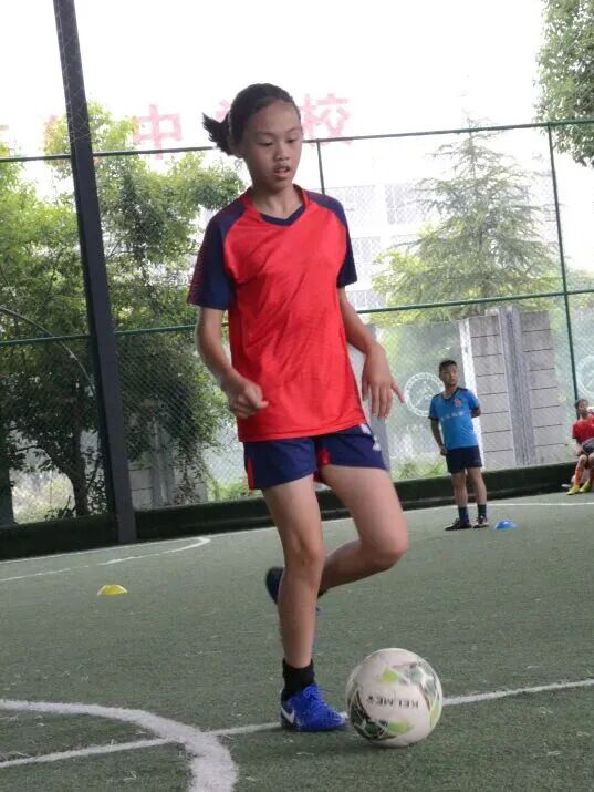 鞠芷桐在訓練。重慶足球供圖