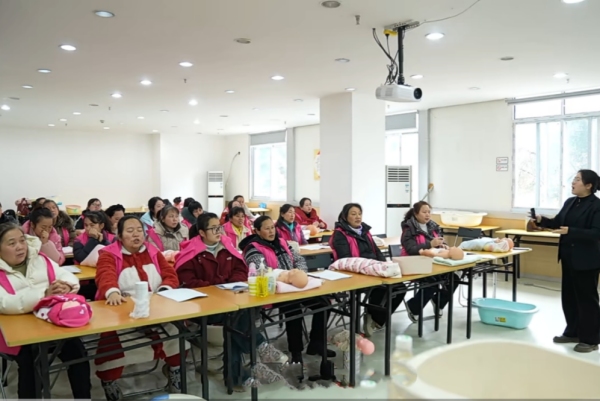 “三峽幺妹”定期開展服務技能提升培訓。豐都縣融媒體中心供圖