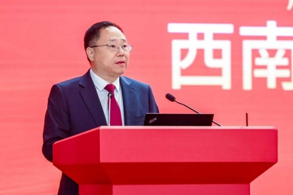 姜棟林董事長致辭。西南証券供圖