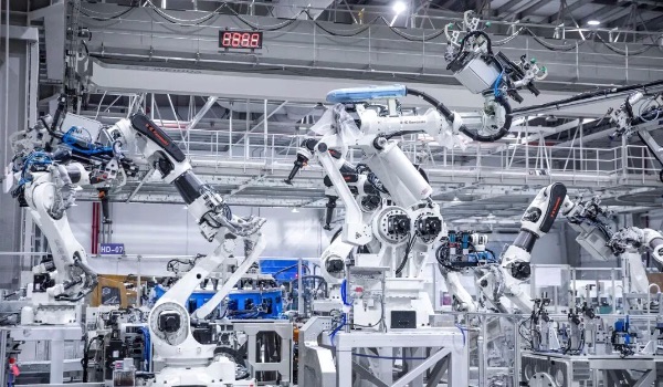 中國聯通通過5G多網融合技術深入制造場景。重慶聯通供圖