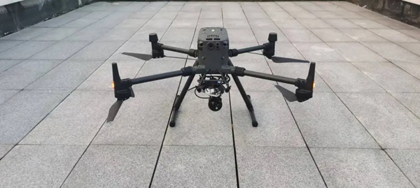 无人机加装智能双光吊舱实拍图。受访单位供图