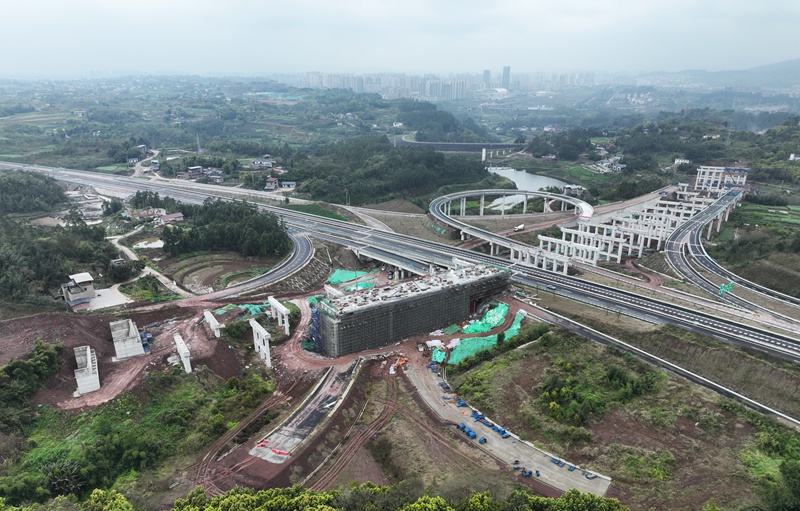 建设中的七一水库大桥。重庆高速集团成渝垫丰武公司供图