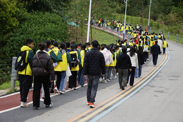 拉練實踐活動。學校供圖