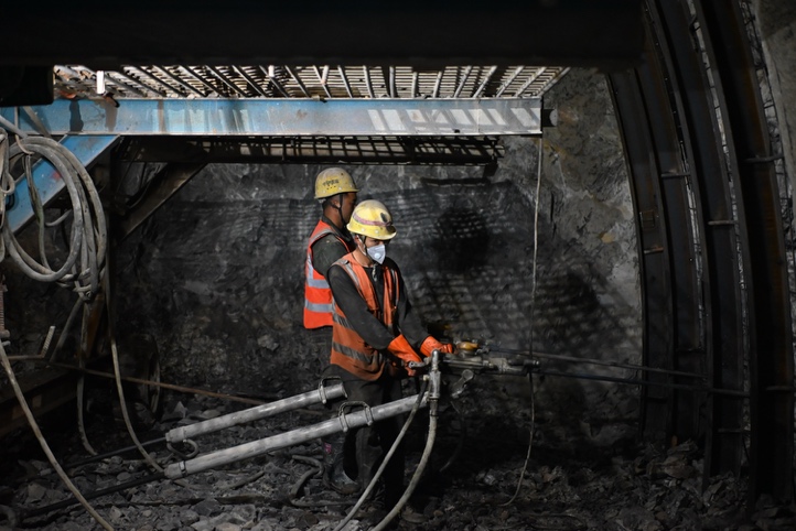 仙女山隧道施工现场。项目部供图