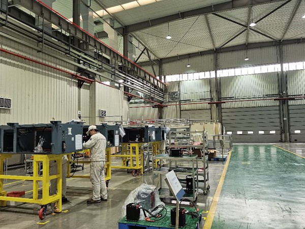 重庆中车时代电气公司轨道交通核心设备制造生产线。重庆交通开投集团供图