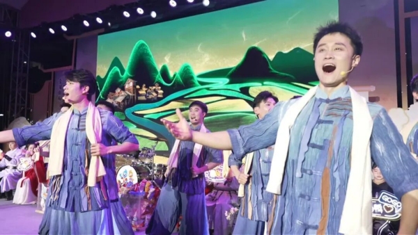 演出现场。梅浩摄