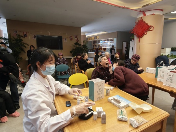 口腔义诊志愿活动现场。凌婷摄