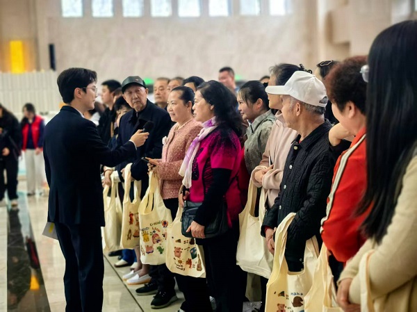 活动现场。周小平摄