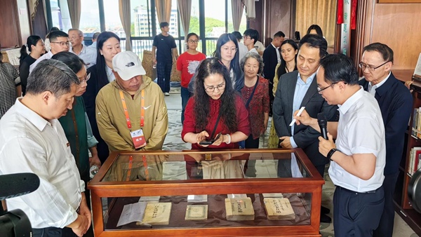 正式开放的乡村建设专题文献展。西南大学图书馆供图