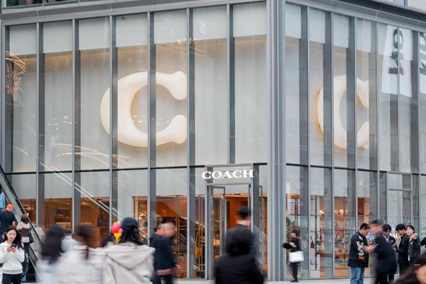 COACH旗舰店开业。重庆龙湖供图