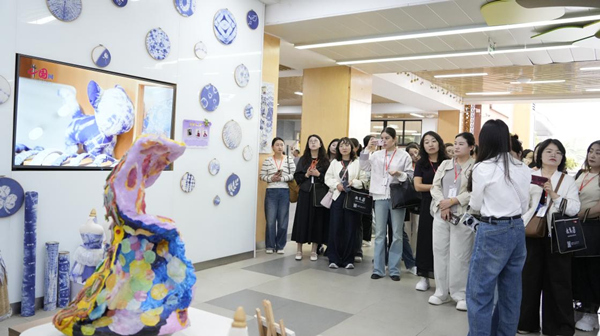 “全国小学名校访学研修班”走进新村国奥小学