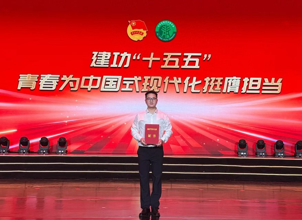 2026年度新时代青年先锋 | 徐杰：连接乡野与远方的“新邮人”