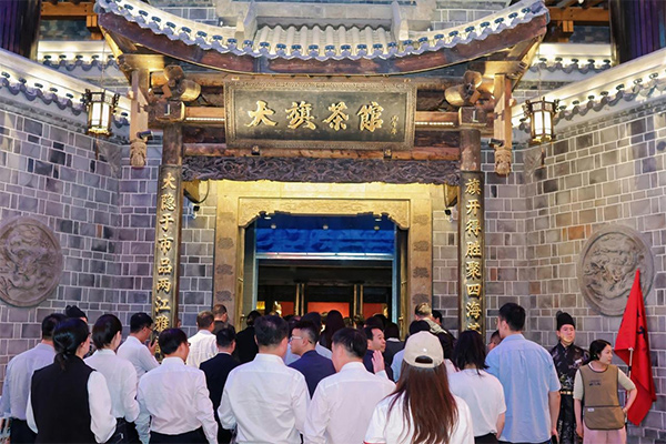 朝天门·城里开业现场。龙湖集团供图