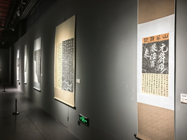 现场作品展示。任峰摄