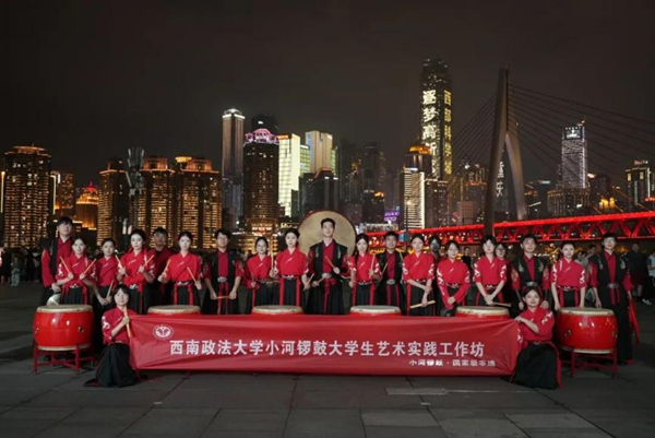 工作坊走进重庆大剧院。西南政法大学供图