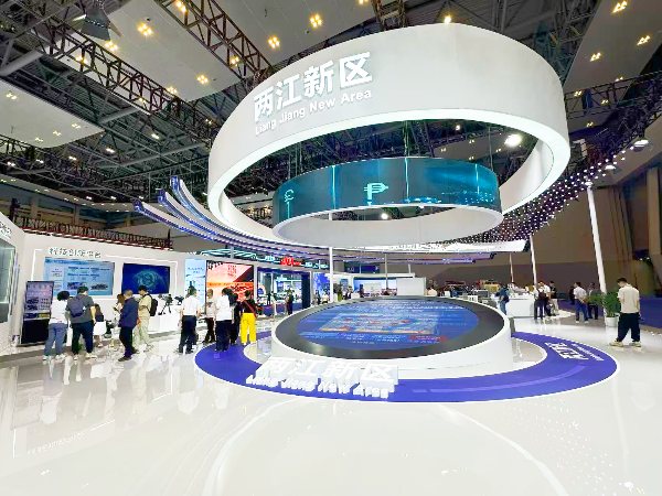 两江新区展厅创意十足。黄亚辉摄