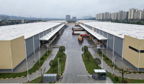 重慶華南城京東物流重慶RDC倉實景圖。重慶華南城供圖