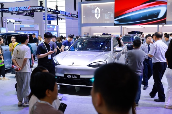 问界M6。赛力斯供图