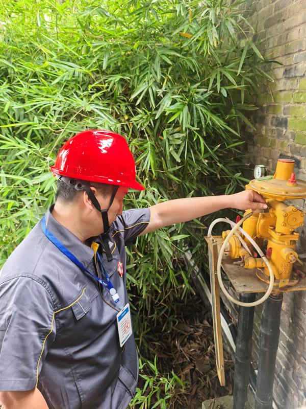 “拉網式”排查燃氣安全  全力護航中高考