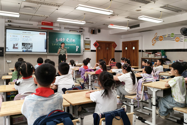 渝中区“红领巾 爱国防”主题队课现场。活动方供图