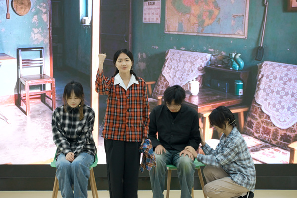 重慶理工大學管理學院學子自編自演致敬紅岩精神