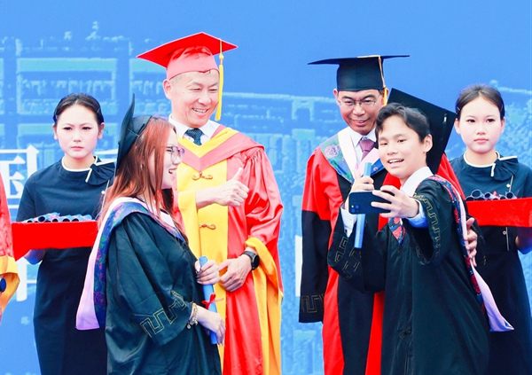 毕业典礼现场。重庆城市科技学院供图