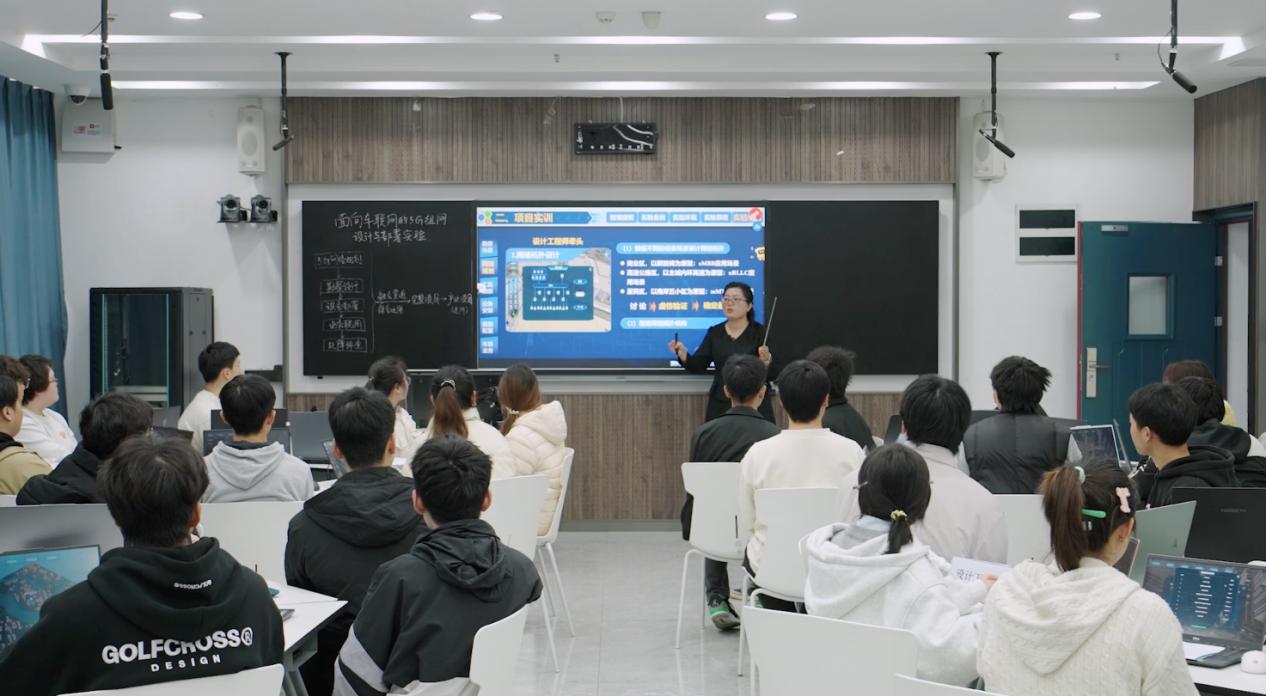重慶工程學院四大專業群打通課堂到產業的最后一公裡