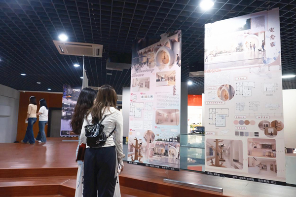 展览现场。重庆城市管理职业学院供图