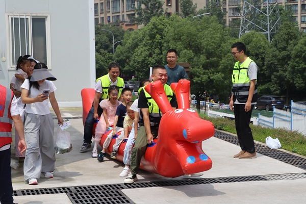 端午佳节聚温情 党建廉风润一线工地