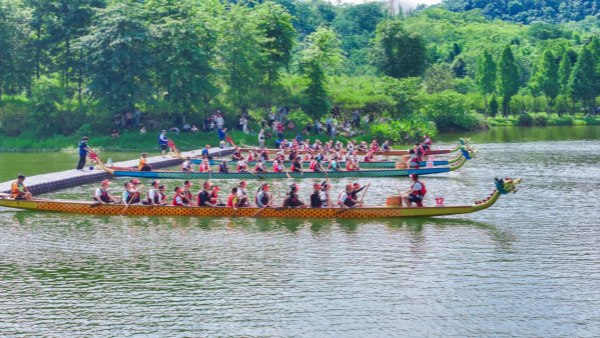 亲子龙舟赛现场。两江新区文旅委供图