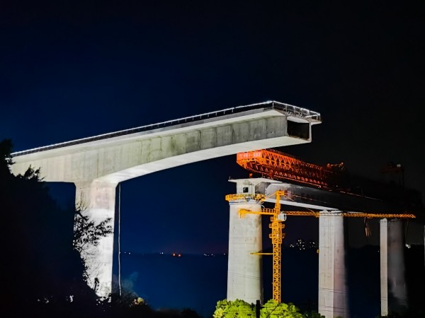 建行支持建设的渝昆高铁项目。建行重庆市分行供图