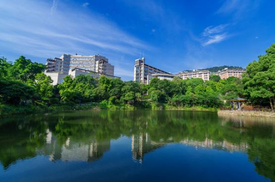 校园一角。重庆工商大学供图