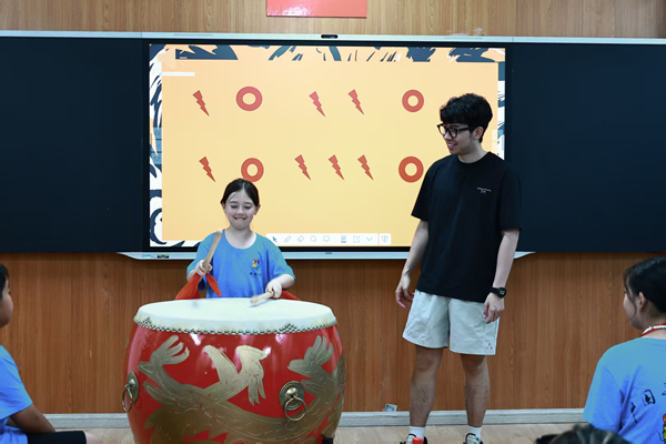 大鼓体验环节。重师附中供图
