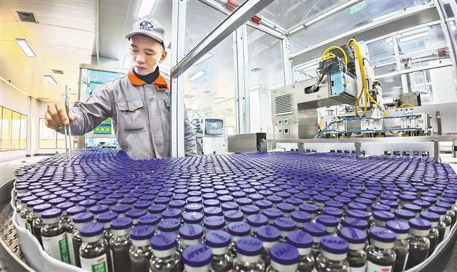 涪陵区太极医药城A区口服液体制剂数字化车间。首席记者 龙帆 摄/视觉重庆