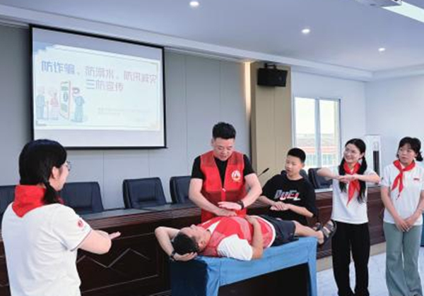 “三防”宣讲现场。校方供图