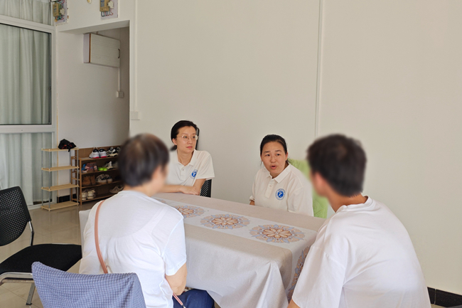 家访现场。重庆理工大学供图