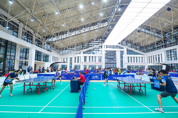 重庆市第三届职工运动会乒乓球比赛现场。重庆市总工会供图