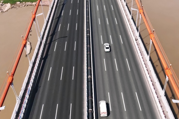 连接南岸区与两江新区的跨江互联互通管道。重庆水务集团供图