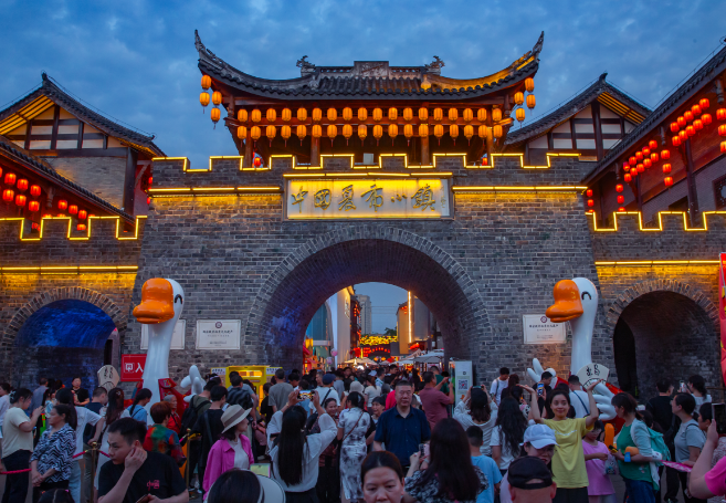 夏布小镇烟火气十足。受访者供图