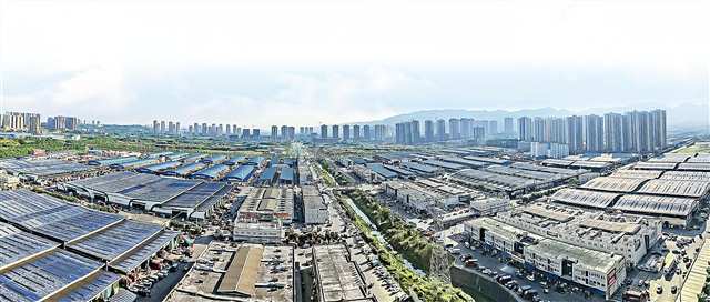 重庆双福国际农贸城航拍图。（受访者供图）
