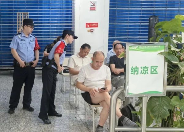 巡防宣講齊發力 重慶軌道公安守護納涼點平安