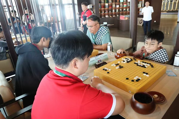嘉宾选手以棋会友。武隆区委宣传部供图