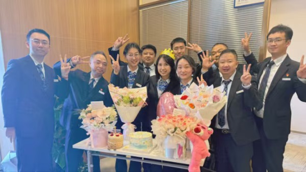市分行的关心关爱让网点员工以更饱满的热情投入到工作中。建行重庆市分行供图
