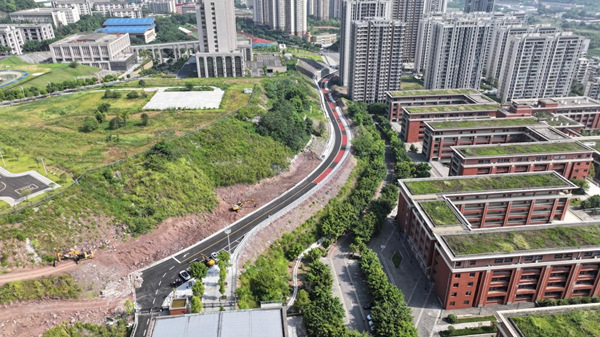 已经建成的登科府西侧道路。石汉谋摄
