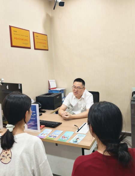 开展精准金融消保科普。农行重庆市分行供图